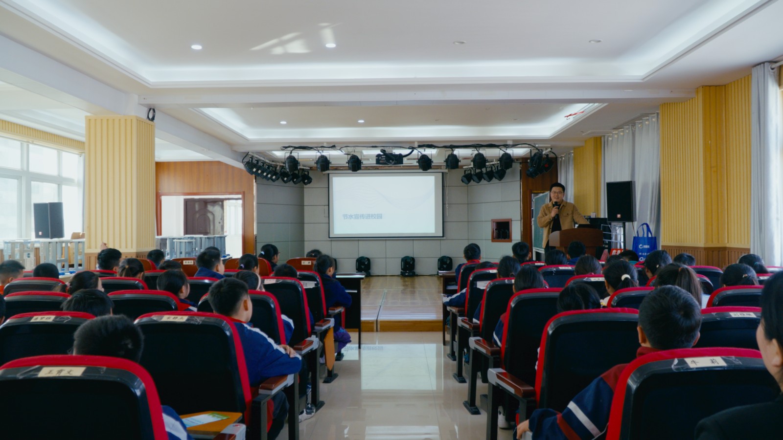 1712114187a577215.jpg 1712114187a577215.jpg